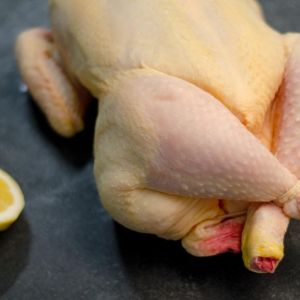 Pollo intero Grassfed  (Senza testa, né zampe, né fegatini) 1,8-2kg circa Cod. 001