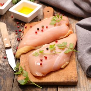 Mezzo Pacco pollo Al pascolo: Petto a fettine, 1 fuso, 1 sovracoscia, 1 aletta (Cod.003)