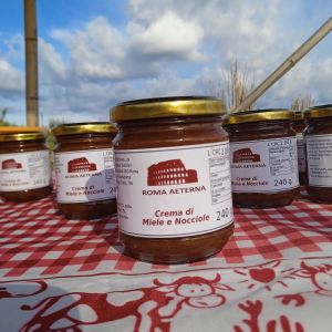 Crema spalmabile alle nocciole e miele